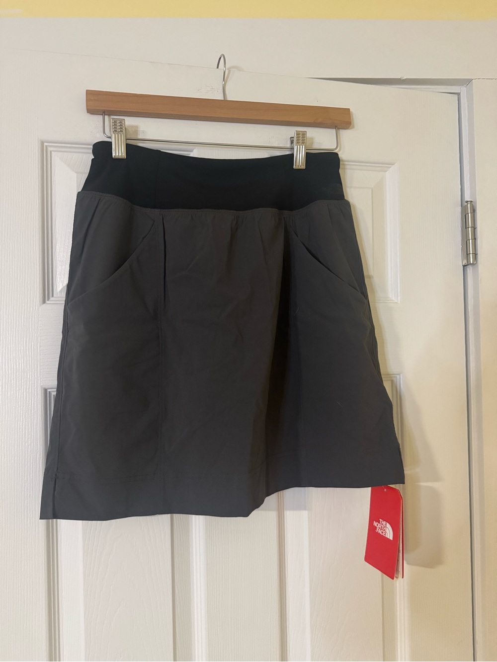 NWT The North Face Women’s Arise Align Skort in Asphalt Grey Size Small 🎾🏓